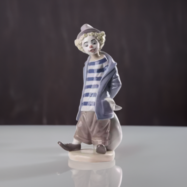 Порцелянова статуетка "Маленький мандрівник" від Lladro