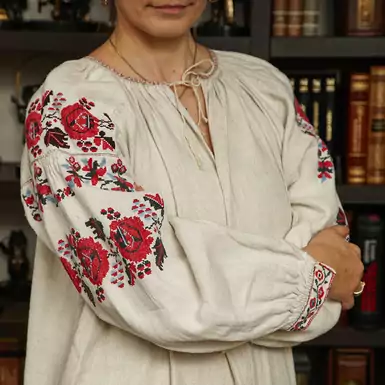 Жіноча вишита сорочка (вишиванка) з домотканого полотна, Полтавщина, друга половина 19-го століття