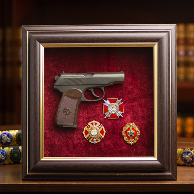 Подарунковий коллаж з пістолетом Макарова з нагородами (копія)