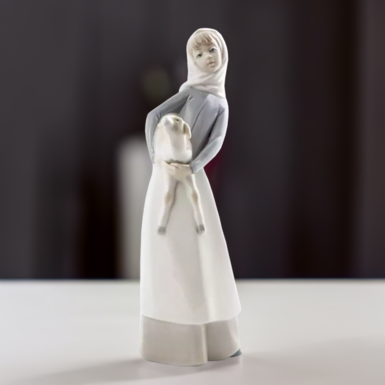 Фарфоровая статуэтка "Девочка и овечка" от Lladro
