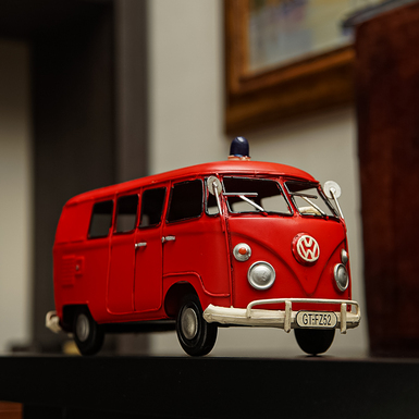 Металева модель VW-Bus Feuerwehr другої половини 20 століття від Nitsche (виготовлено у ретро стилі)