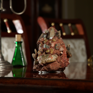 Композиция из берилла (изумруда), топазов, кварца в пегматитовой Стелле «Brightlish» от Stone Art Designe (1,515 кг)