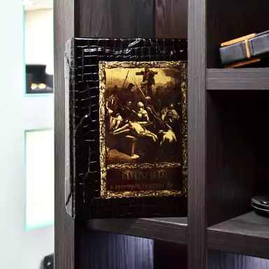 Библия с гравюрами Гюстава Доре в футляре 