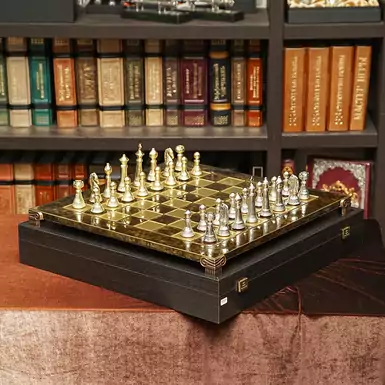 Шахи «Стаунтон» в золотистому стилі від Manopoulos (44x44 см)