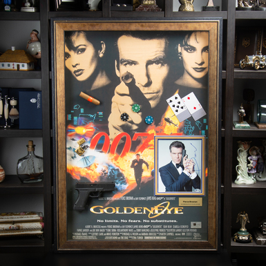 Автограф актёра Пирса Броснана (агент 007)