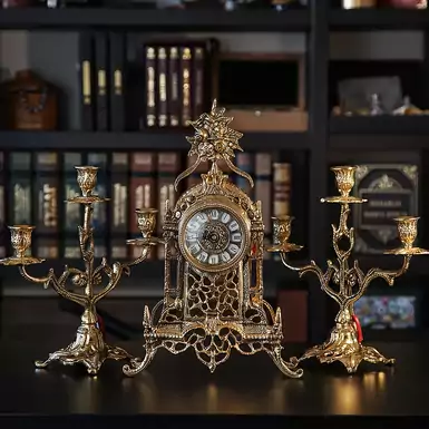  Набор «Изысканность» от Virtus: часы и два канделябра