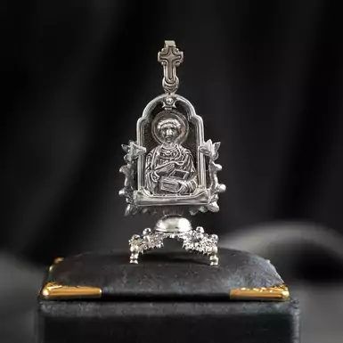 Серебряная ладанка «Святой Пантелеймон целитель» на подставке