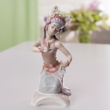 "Indian Gesture" Porcelain Figurine by Lladro
