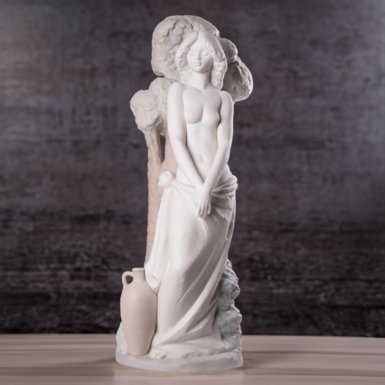 Фарфоровая статуэтка "Молодая девушка" от Lladro