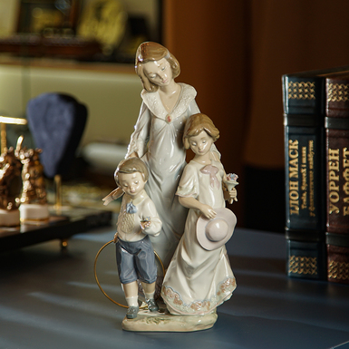 Порцелянова статуетка «Сімейна ідилія» від Lladro