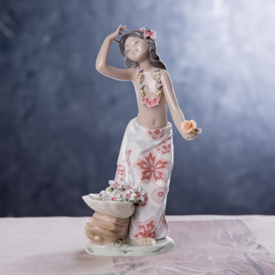 Фарфоровая статуэтка "Танцовщица на Гавайях" от Lladro