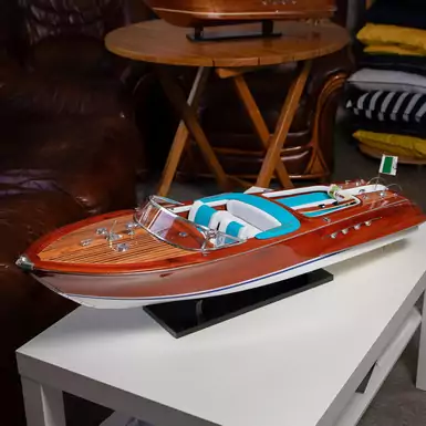 Модель моторной яхты "Riva Aquarama" (87 см) от BATELA