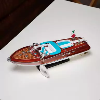 Модель моторної яхти "Riva Aquarama" коричнево-біла (40 см) від BATELA