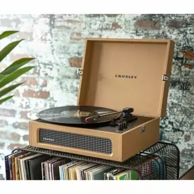 Portable turntable "Crosley Voyager" with the function of Bluetooth Out