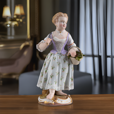 Фарфоровая статуэтка "Дама с виноградом" (14 см) от Meissen 