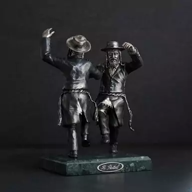 Серебряная фигура танцующих евреев ручной работы