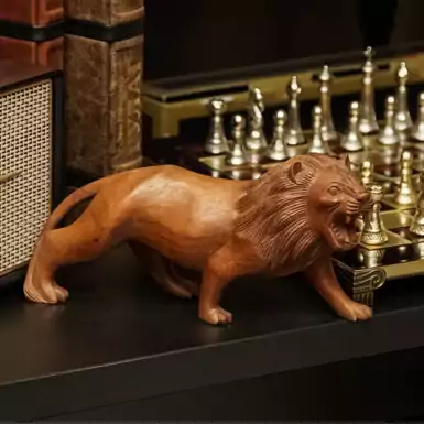 Wooden figurine "Roaring lion"