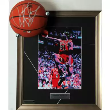 Автограф американского баскетболиста Денниса Родмана