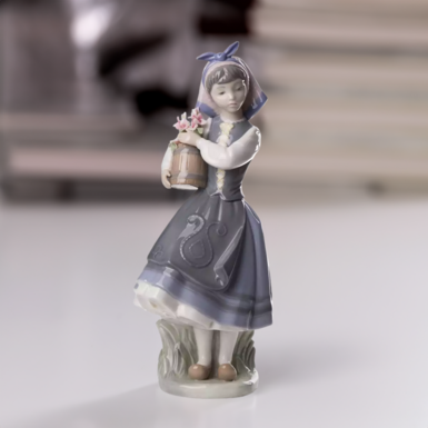 Porcelain figurine "From my garden" by Lladro