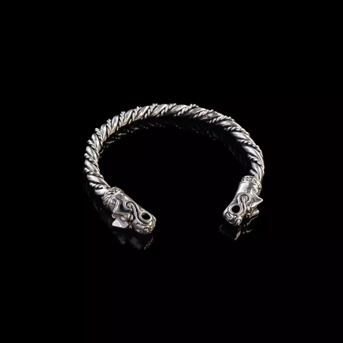 Серебряный браслет "Wolves of Odin" от Arhaika