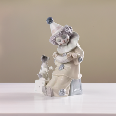 Porcelain figurine "Pierro with concertino" by Lladro