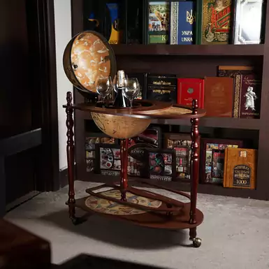 Передвижной столик с вмонтированным глобус баром "Мир"