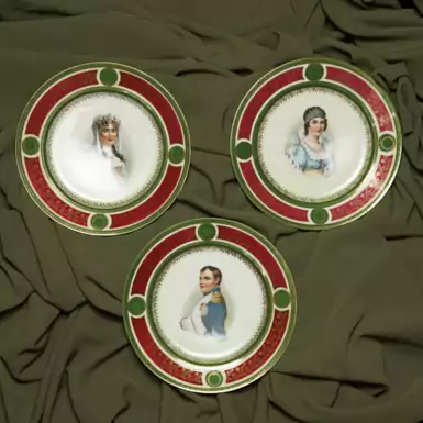 Комплект декоративных тарелок "Napoleon and his wives" (3 штуки), конец 19 - начало 20 века