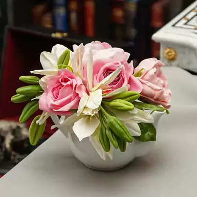 Букет роз и лилейников из холодного фарфора, автор Марина Малиновская