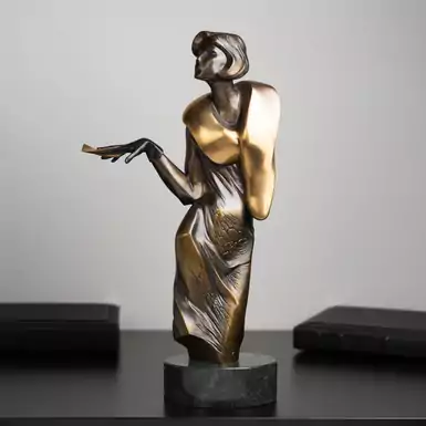 Скульптура "Аванс" от Андрея Васильченко