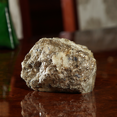 Природный кристалл молодого изумруда "Mystery" с естественными гранями от Stone Art Designe (903 г)