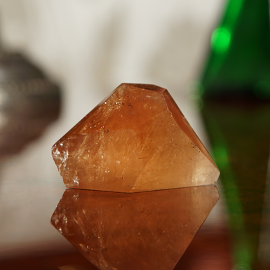 Натуральный кристалл винного топаза "Miracle" (прозрачный с паутинкой) от Stone Art Designe (95 г)
