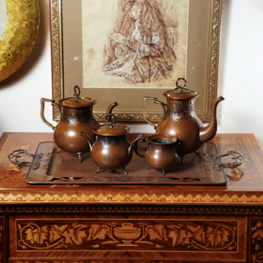 Набір мідного посуду з 4-х предметів (кавник, чайник, цукорниця, молочник) 1900 року «Fourpart» на таці від WMF
