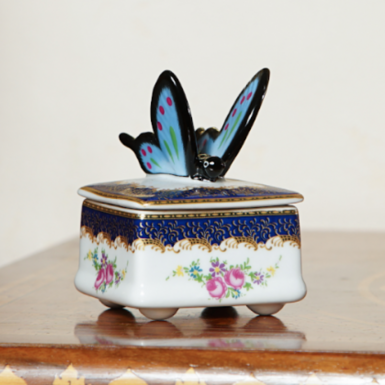 Позолочена порцелянова шкатулка кінця 20 століття «Butterfly» з ручним розписом