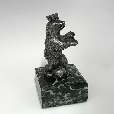 Скульптура «Медведь» из серебра (символ Берлина)