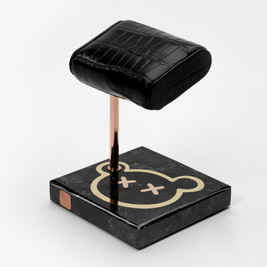 Підставка для наручного годинника "Bear" з основою з лабрадориту від Michel Maloch