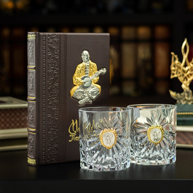Gift set "Mamai or the first Cossacks" (two glasses for whiskey and a book)