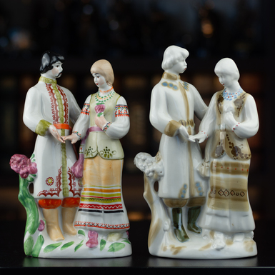 Комплект из фарфоровых статуэток "Украинская пара" и "Влюбленные"