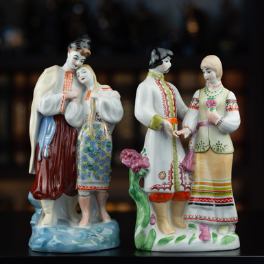 Комплект из фарфоровых статуэток "Свидание" и "Украинская пара"
