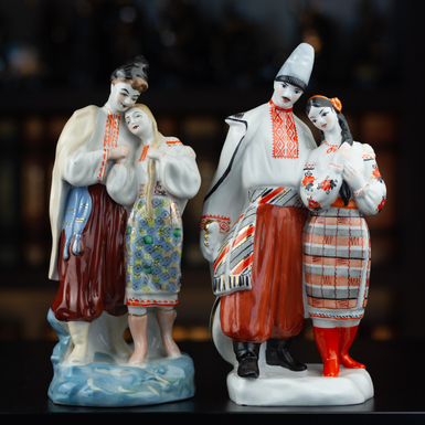 Комплект из фарфоровых статуэток "Свидание" и "Тайная встреча"