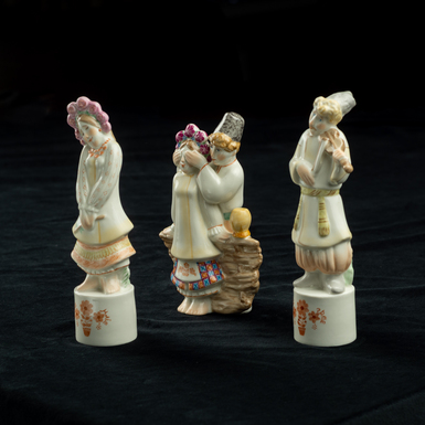 A group of porcelain figurines "A cossack plays a girl is thrilled" by Kyiv Porcelain (Limited series)