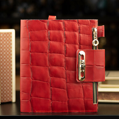 Leather notebook "Luxury in red"