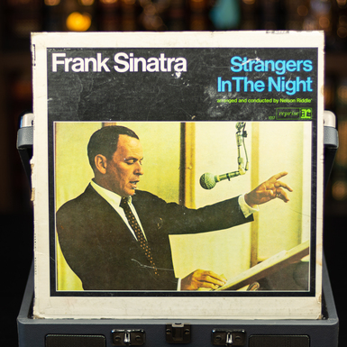 Vinyl record Frank Sinatra - Strangers In The Night