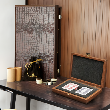 Комплект из кожаных нардов "Elegance" и карт "Азарт" в деревянном футляре от Manopoulos