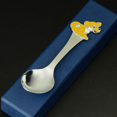 Детская ложка из серебра "Щенок-часы" 