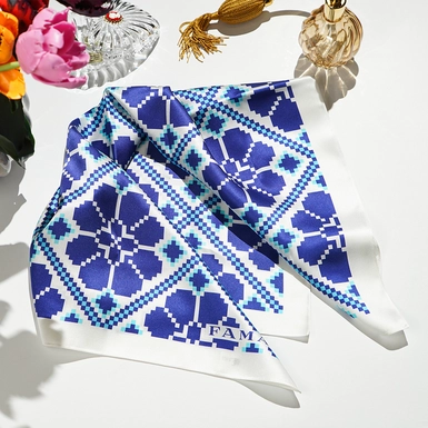 Шелковый платок «Цветочная вышивка» от FAMA (лимитированная коллекция, 65х65 см)