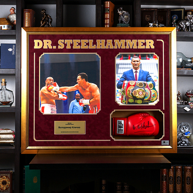 Автограф боксера Владимира Кличко на боксерской перчатке