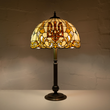 Лампа "Тризуб" из витражного стекла от GLASS ART 