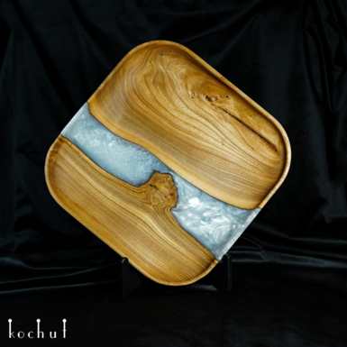 Дерев'яна декоративна тарілка ручної роботи "Саторі. Платинум" від Kochut (340 мм)