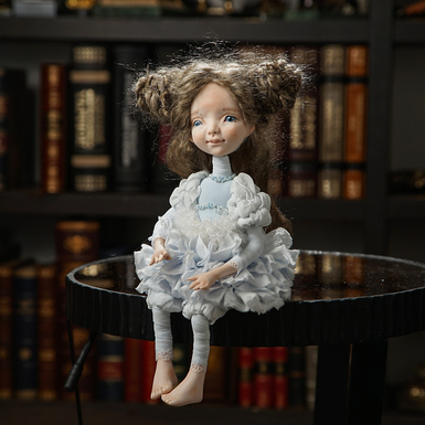 Авторська інтерʼєрна лялька ручної роботи "Блакитний янгол"