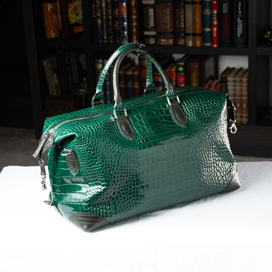 Handmade travel bag "Emerald" made of genuine leather